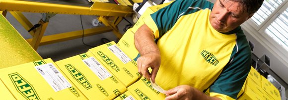 REFCO Image Photo Warehouse Logistics Packing Packing | © REFCO Image Foto Lager Logistik einpacken verpacken